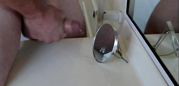  THICK WHITE DICK JERKS OFF TO ENORMOUS CUMSHOT ALL OVER THE BATHROOM MIRROR! SOLO MALE ORGASM HD VIDEO